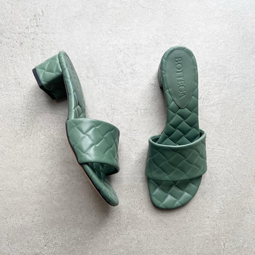 Bottega Veneta Amy Aloe Leather Mules Quilted Sandals 37.5 NWT - Picture 1 of 4